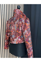 Florale Jeansjacke mit Puffärmeln
